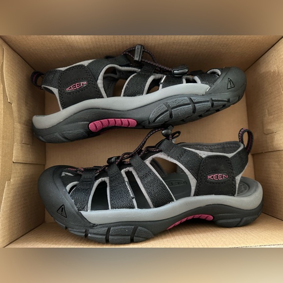 NWB Women's KEEN Newport H2 Water Sandals - Picture 5 of 10